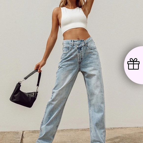 SOLD! SOLD! SOLD!😁♥️HOLLY ASYMMETRIC STRAIGHT LEG JEAN LIGHT WASH DENIM Size 0 - Picture 6 of 10